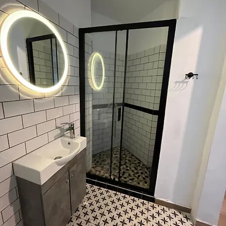 Noa - Designed Garden In The Center *