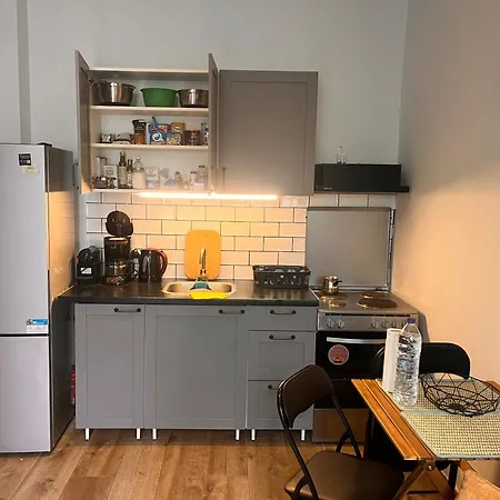 Noa - Designed City Center Suite With A Garden