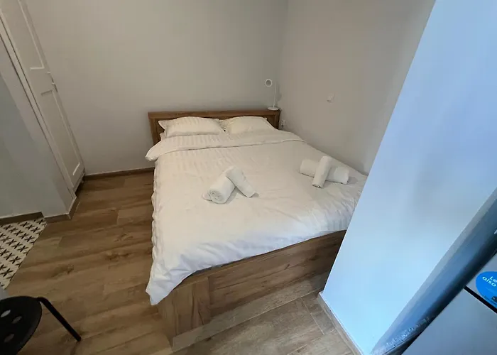 Noa - Designed Garden In The Center 칼라마타