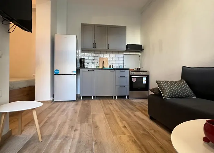 Noa - Designed Garden In The Center * 칼라마타