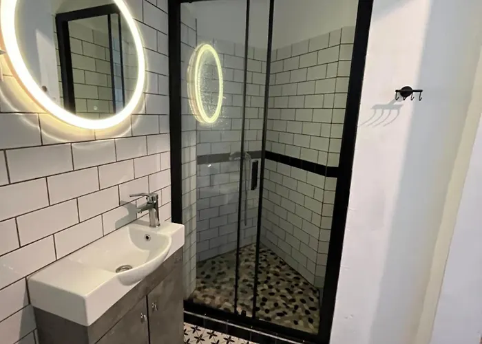 Noa - Designed Garden In The Center *