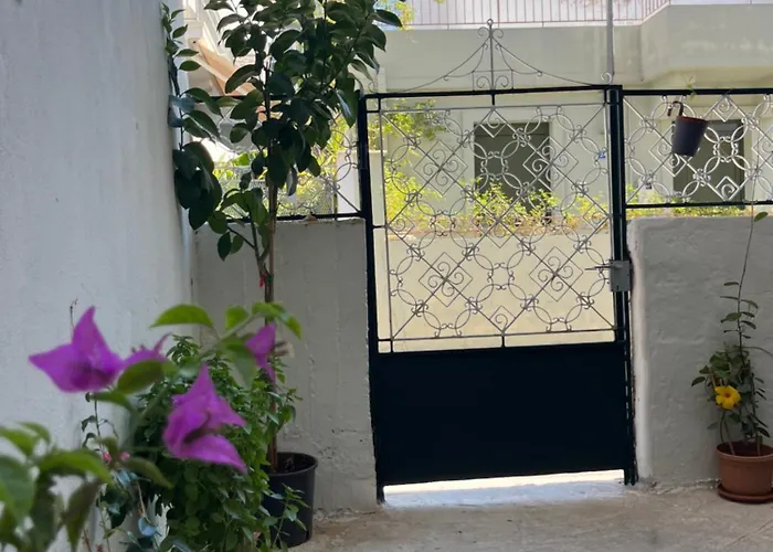 Noa - Designed Garden In The Center 아파트 *