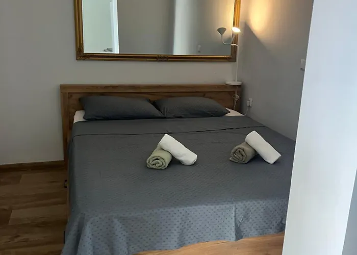 Noa - Designed Garden In The Center 칼라마타