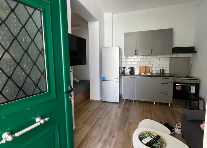 Noa - Designed Garden In The Center * 칼라마타