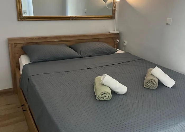 Noa - Designed Garden In The Center