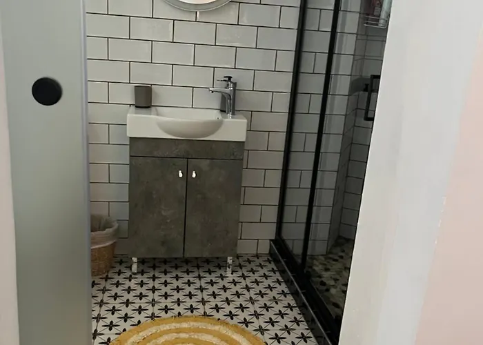 Noa - Designed Garden In The Center 아파트