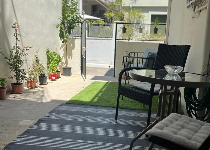 Noa - Designed Garden In The Center 아파트 *